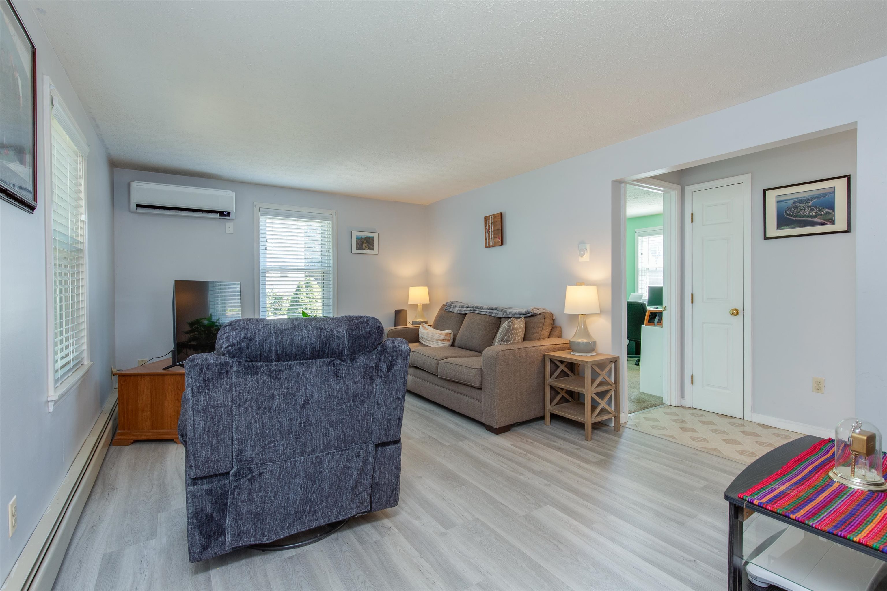 Manchester, New Hampshire 03109, United States, 3 Bedrooms Bedrooms, ,2 BathroomsBathrooms,Residential,Active,190425