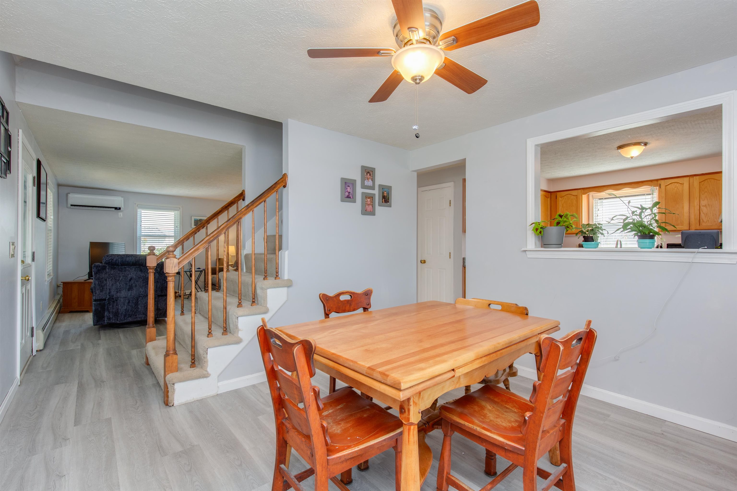 Manchester, New Hampshire 03109, United States, 3 Bedrooms Bedrooms, ,2 BathroomsBathrooms,Residential,Active,190425