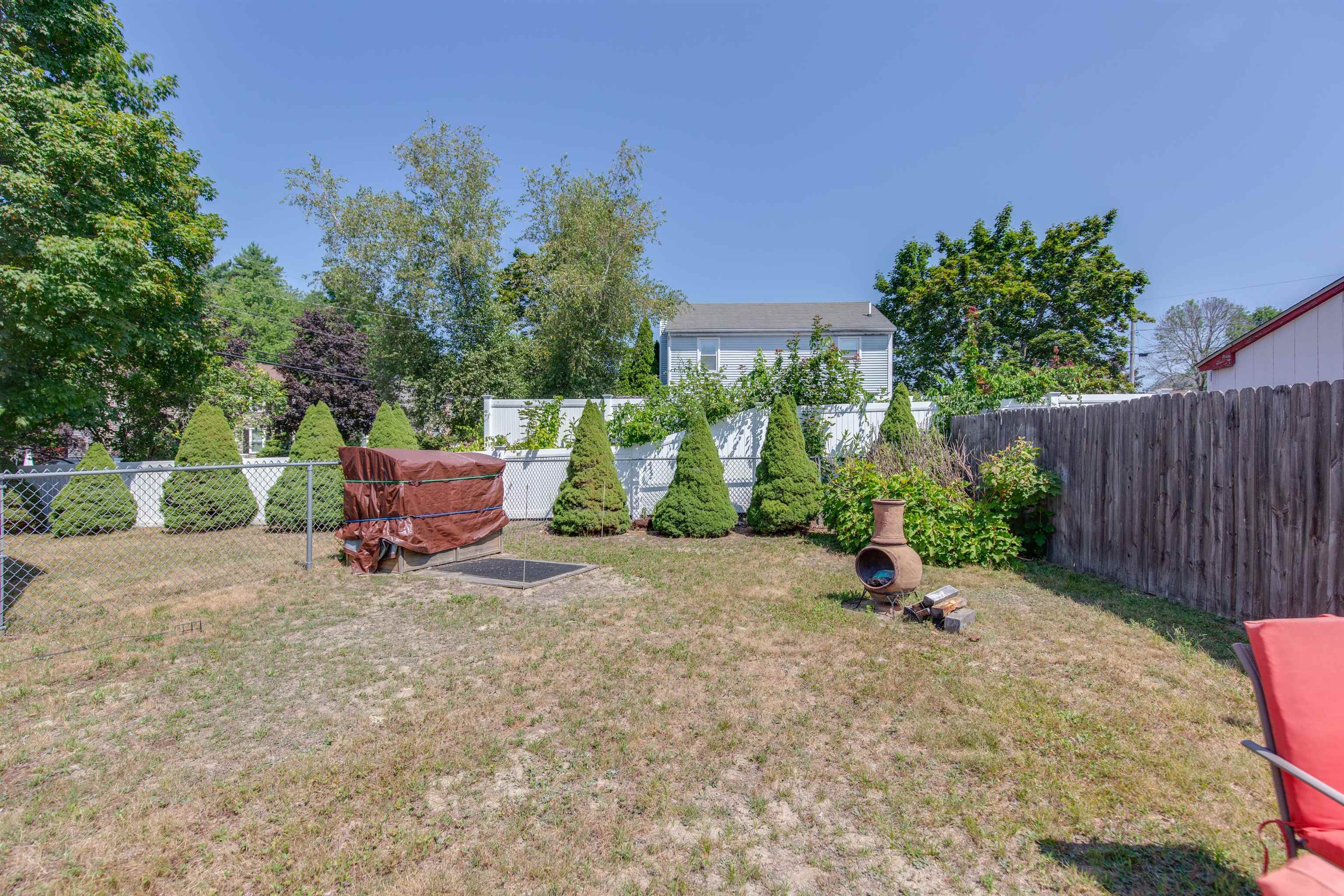 Manchester, New Hampshire 03109, United States, 3 Bedrooms Bedrooms, ,2 BathroomsBathrooms,Residential,Active,190425