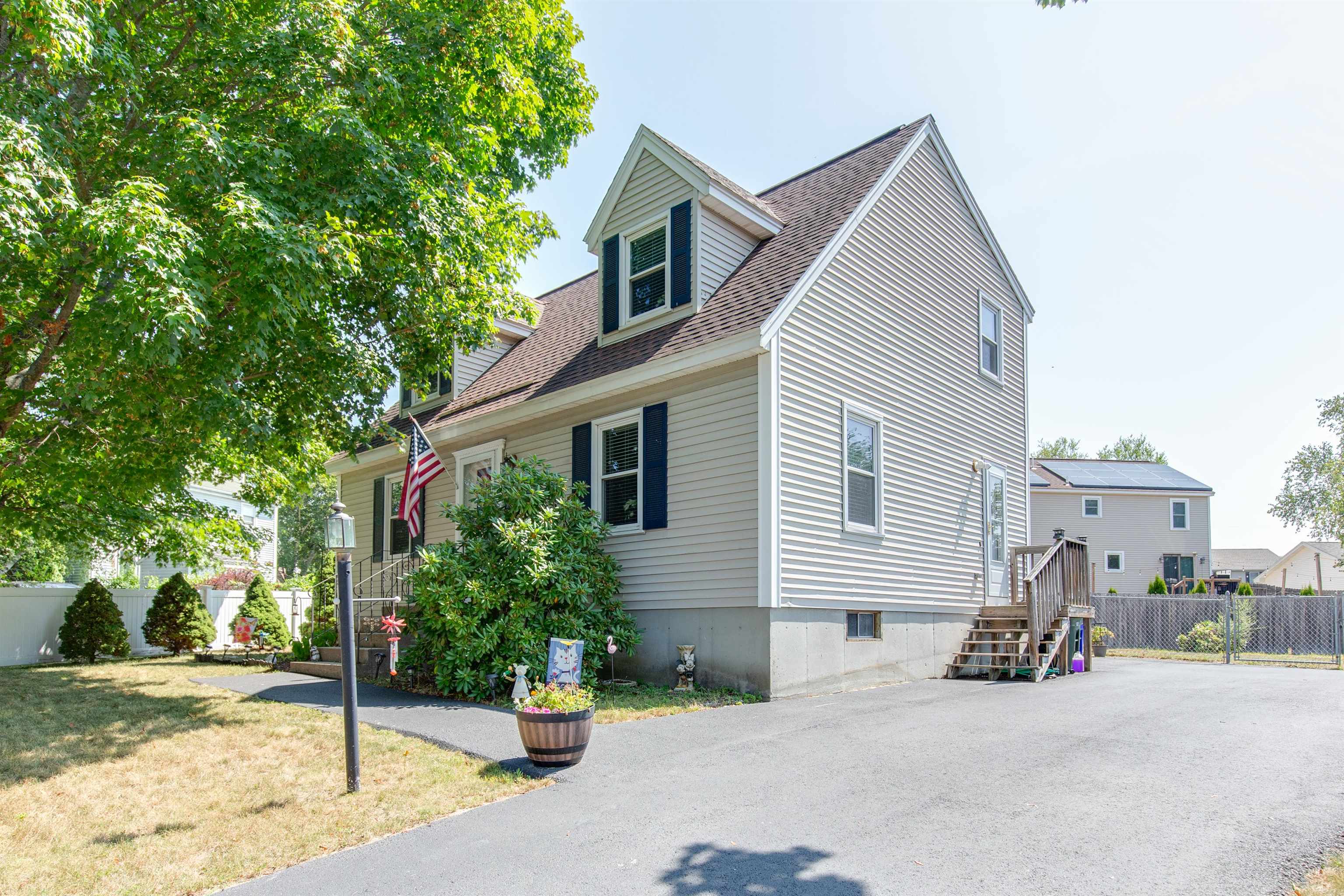 Manchester, New Hampshire 03109, United States, 3 Bedrooms Bedrooms, ,2 BathroomsBathrooms,Residential,Active,190425