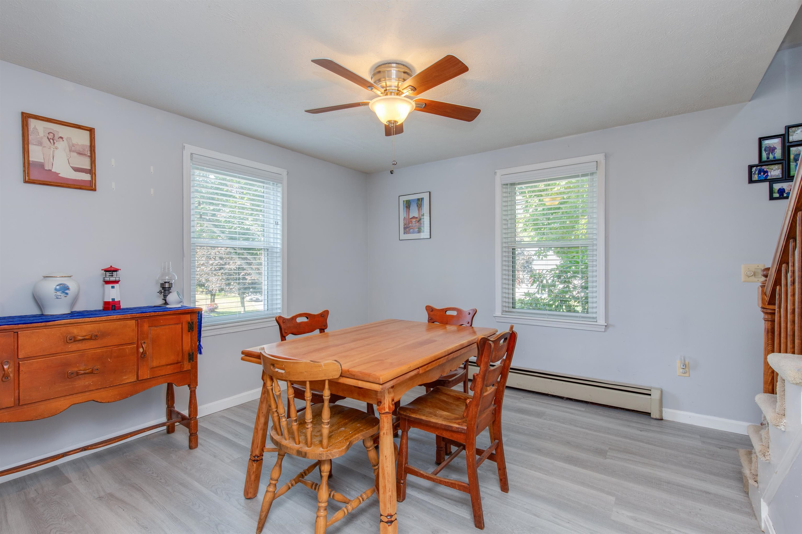 Manchester, New Hampshire 03109, United States, 3 Bedrooms Bedrooms, ,2 BathroomsBathrooms,Residential,Active,190425