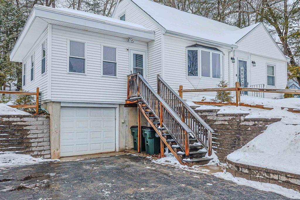 Photo of 29 Salem Street, Manchester, NH 03102 (MLS # 5078594)