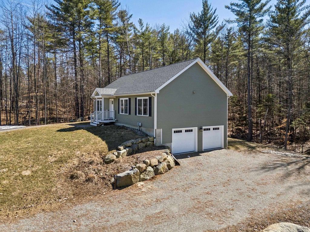 Photo of 21 Caldwell Lane, Sunapee, NH 03782 (MLS # 5083421)