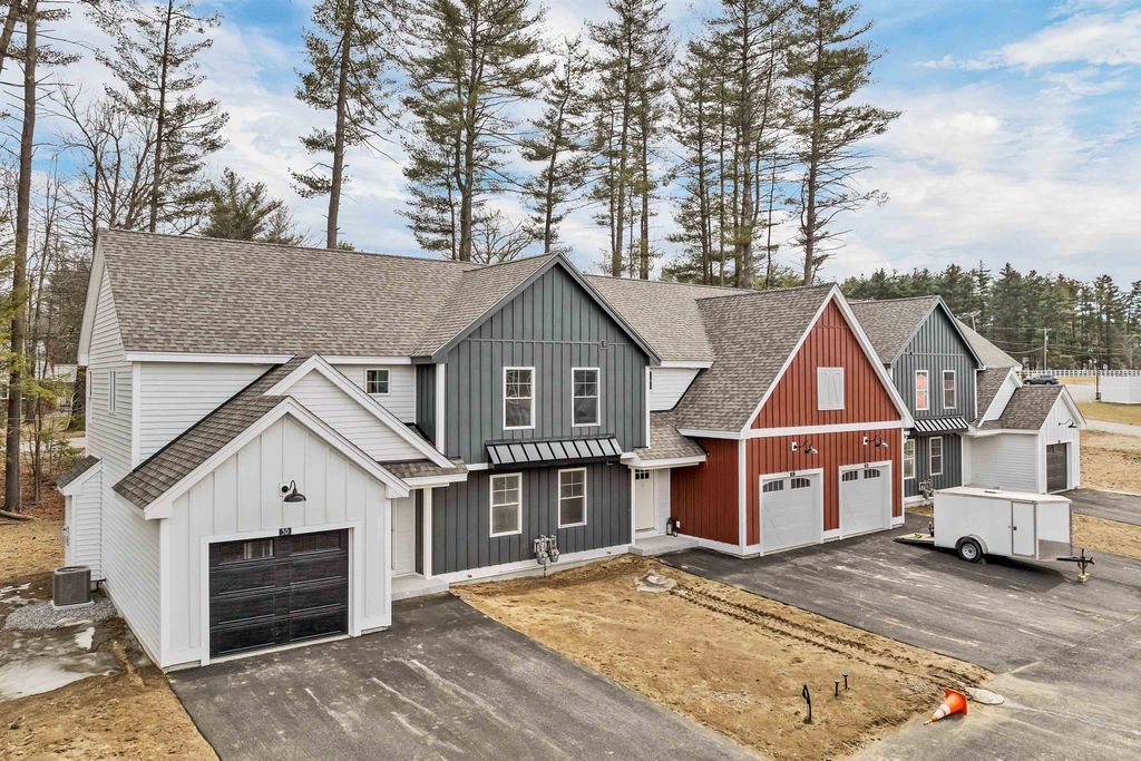 Photo of 17 Mustang Drive #END UNIT-D, Litchfield, NH 03052 (MLS # 5085337)