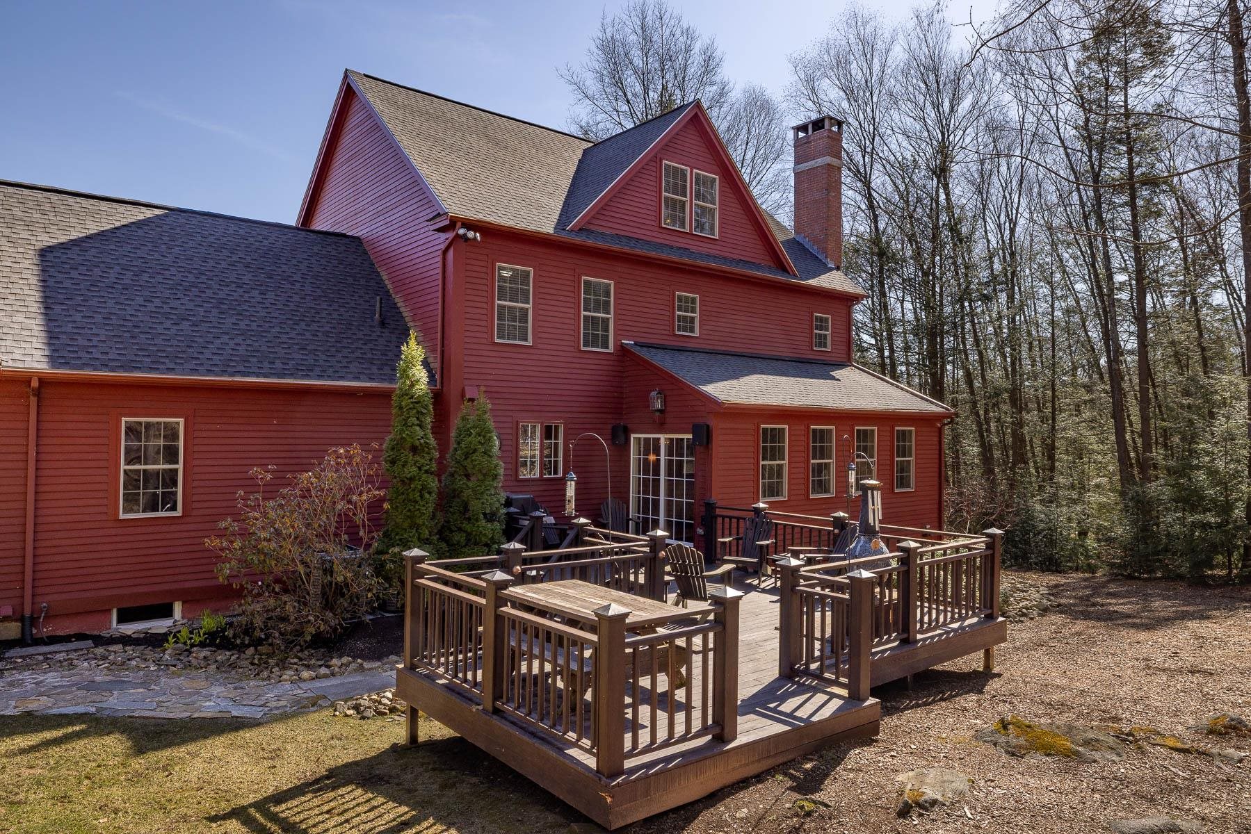 64 Bassett Lane