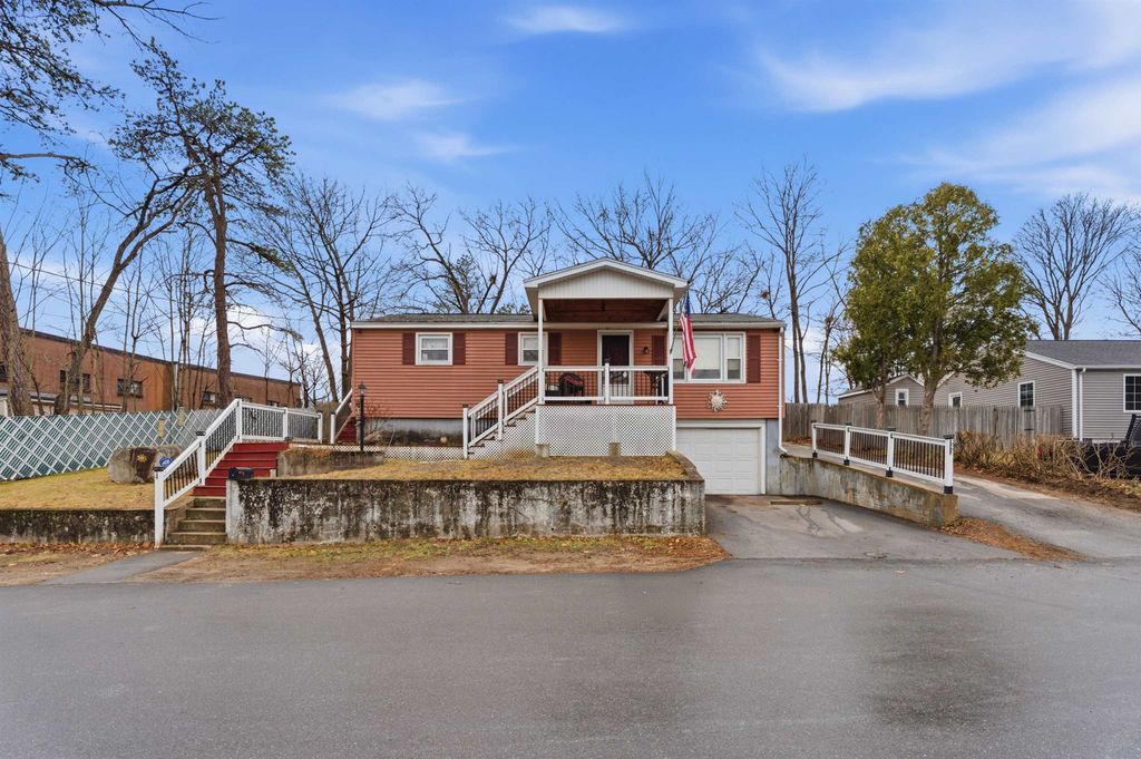 Photo of 10 Saint Josephs Drive, Nashua, NH 03060 (MLS # 5082750)