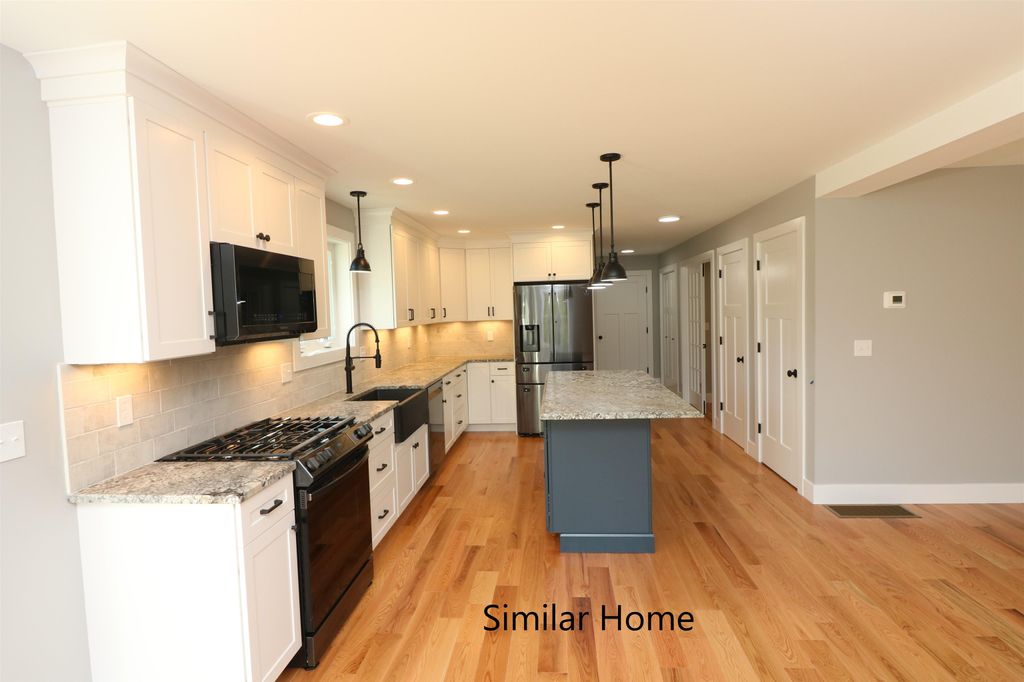 Photo of 3 Fields at Mill Pond Road #3, Nottingham, NH 03290 (MLS # 5084187)