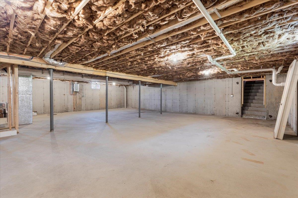 Pelham, New Hampshire 03076, United States, 2 Bedrooms Bedrooms, ,2 BathroomsBathrooms,Residential,Active,73816