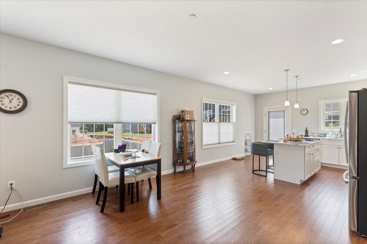 Pelham, New Hampshire 03076, United States, 2 Bedrooms Bedrooms, ,2 BathroomsBathrooms,Residential,Active,73816