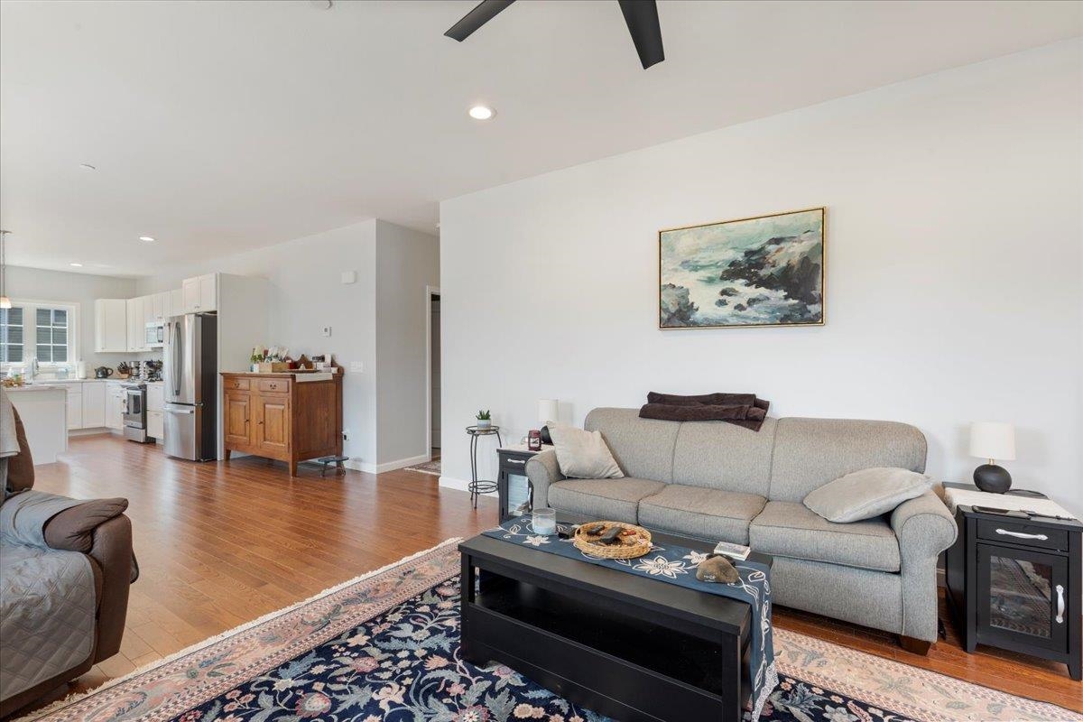 Pelham, New Hampshire 03076, United States, 2 Bedrooms Bedrooms, ,2 BathroomsBathrooms,Residential,Active,73816