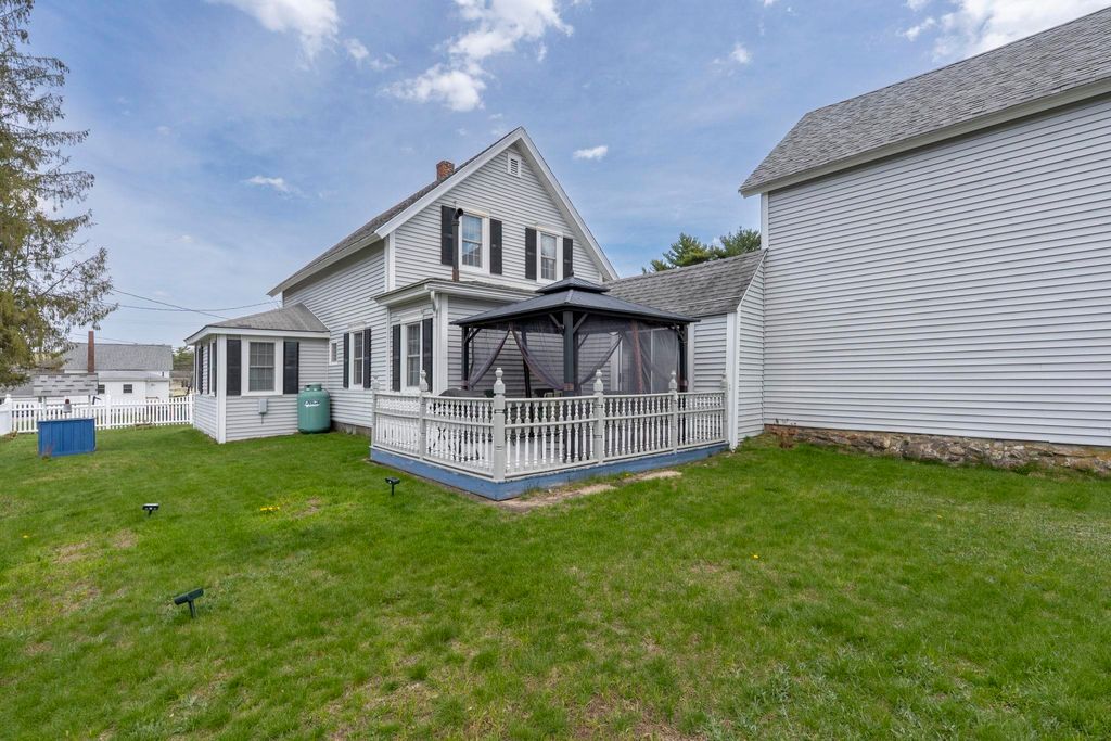 Photo of 16 Montgomery Drive, Farmington, NH 03835 (MLS # 5087337)