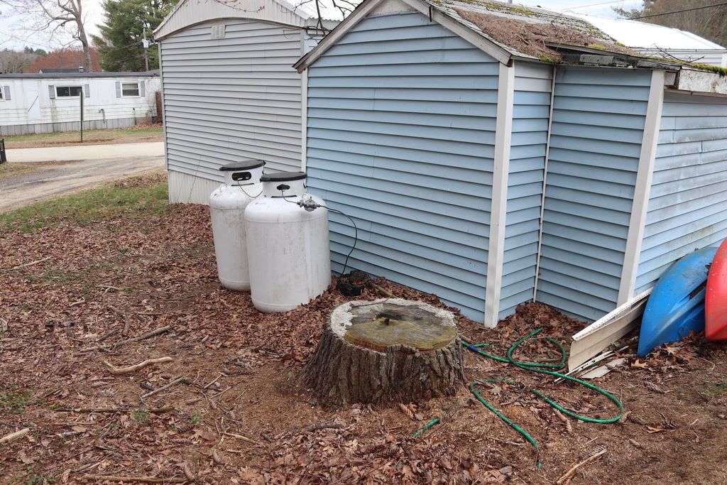 Photo of 18 Woodlawn Drive, Allenstown, NH 03275 (MLS # 5083824)