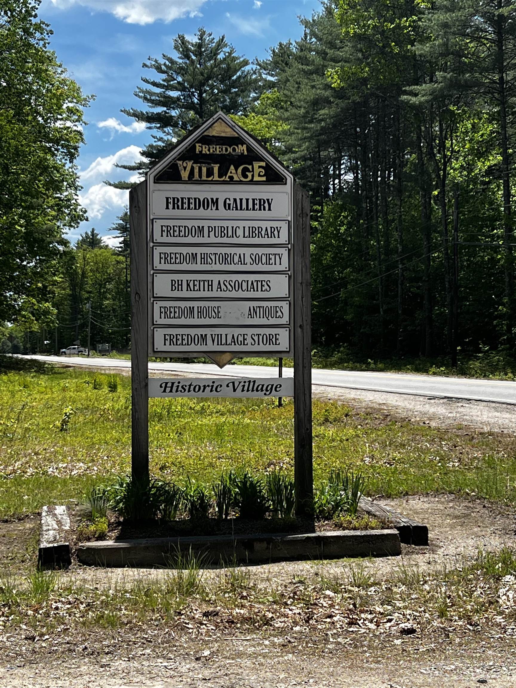 -- Freedom Point Road