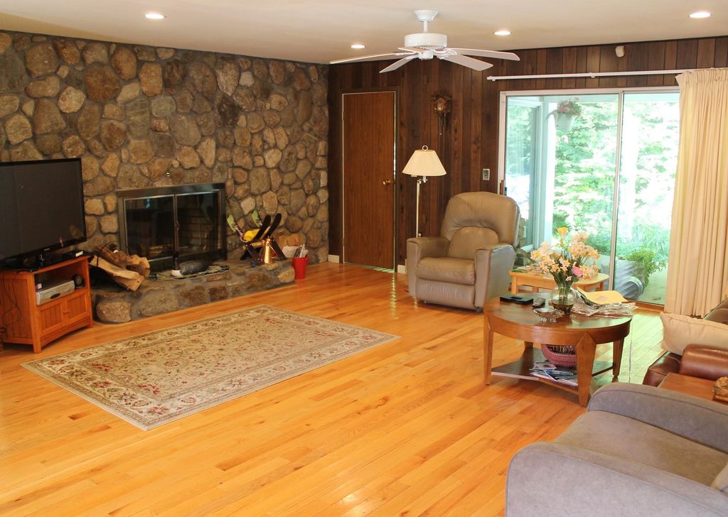 Photo of 7 Parker Court, Lincoln, NH 03251 (MLS # 5073393)
