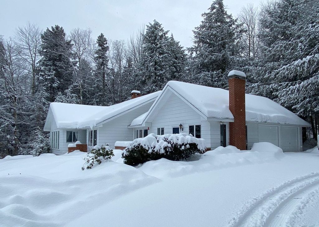 Photo of 7 Parker Court, Lincoln, NH 03251 (MLS # 5073393)