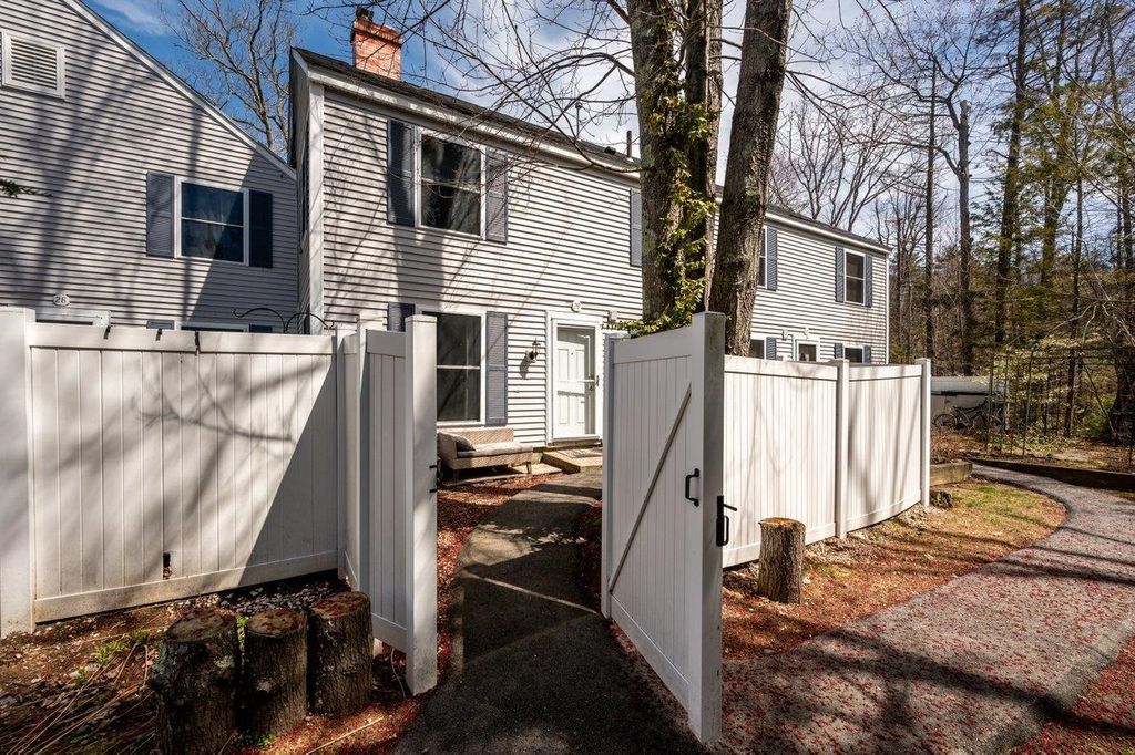 Photo of 29 Hemlock Forest, Dover, NH 03820 (MLS # 5085064)