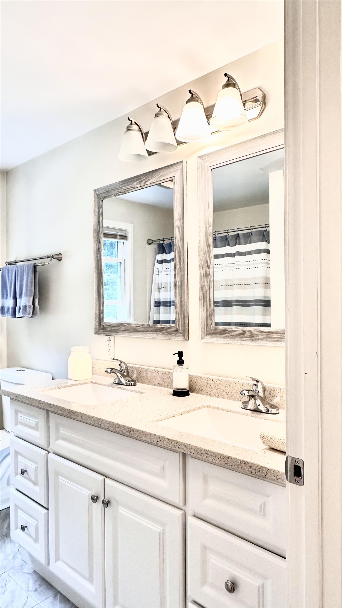 Somersworth, New Hampshire 03878, United States, 3 Bedrooms Bedrooms, ,2 BathroomsBathrooms,Residential,Pending,184951