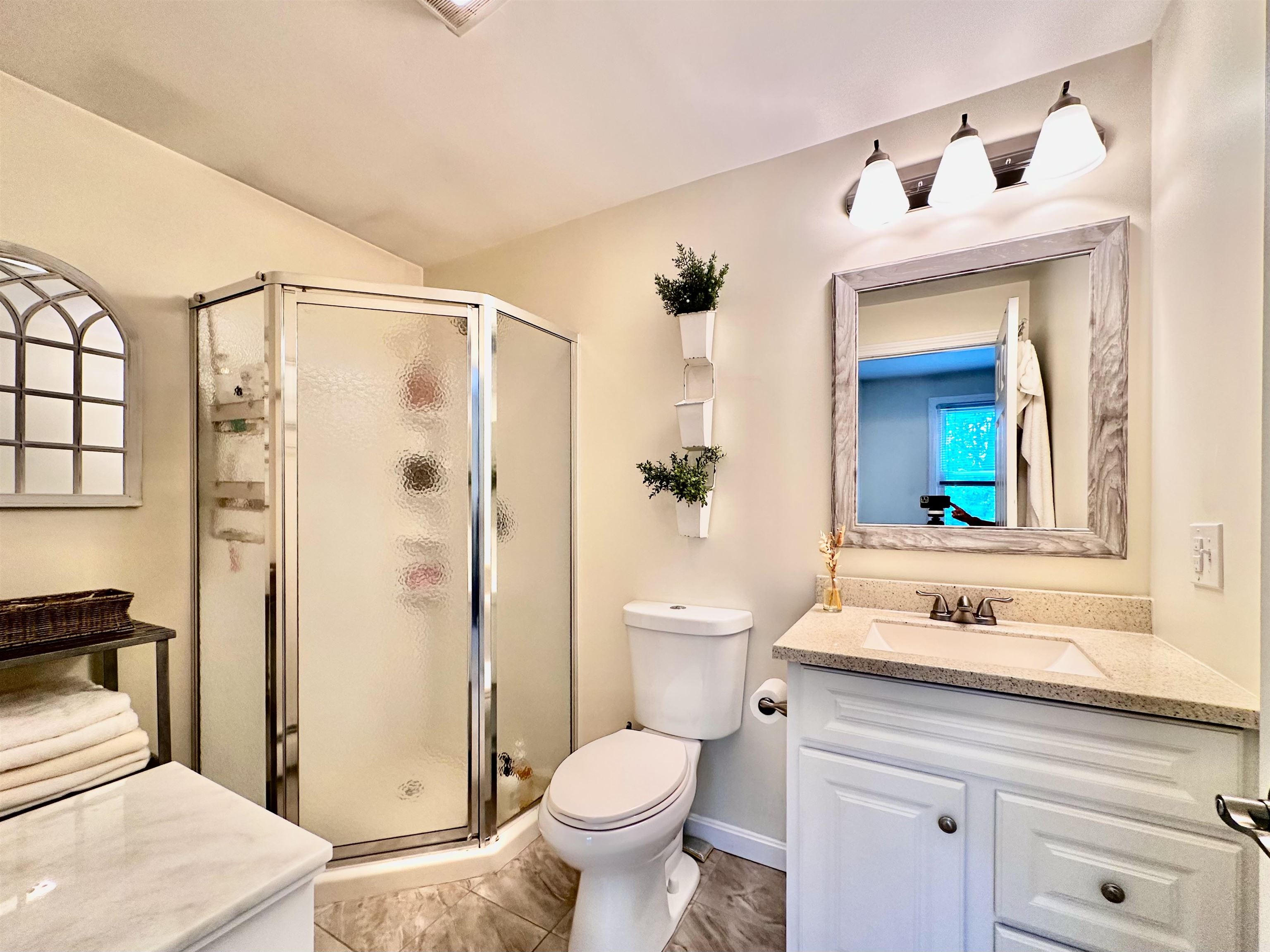 Somersworth, New Hampshire 03878, United States, 3 Bedrooms Bedrooms, ,2 BathroomsBathrooms,Residential,Pending,184951