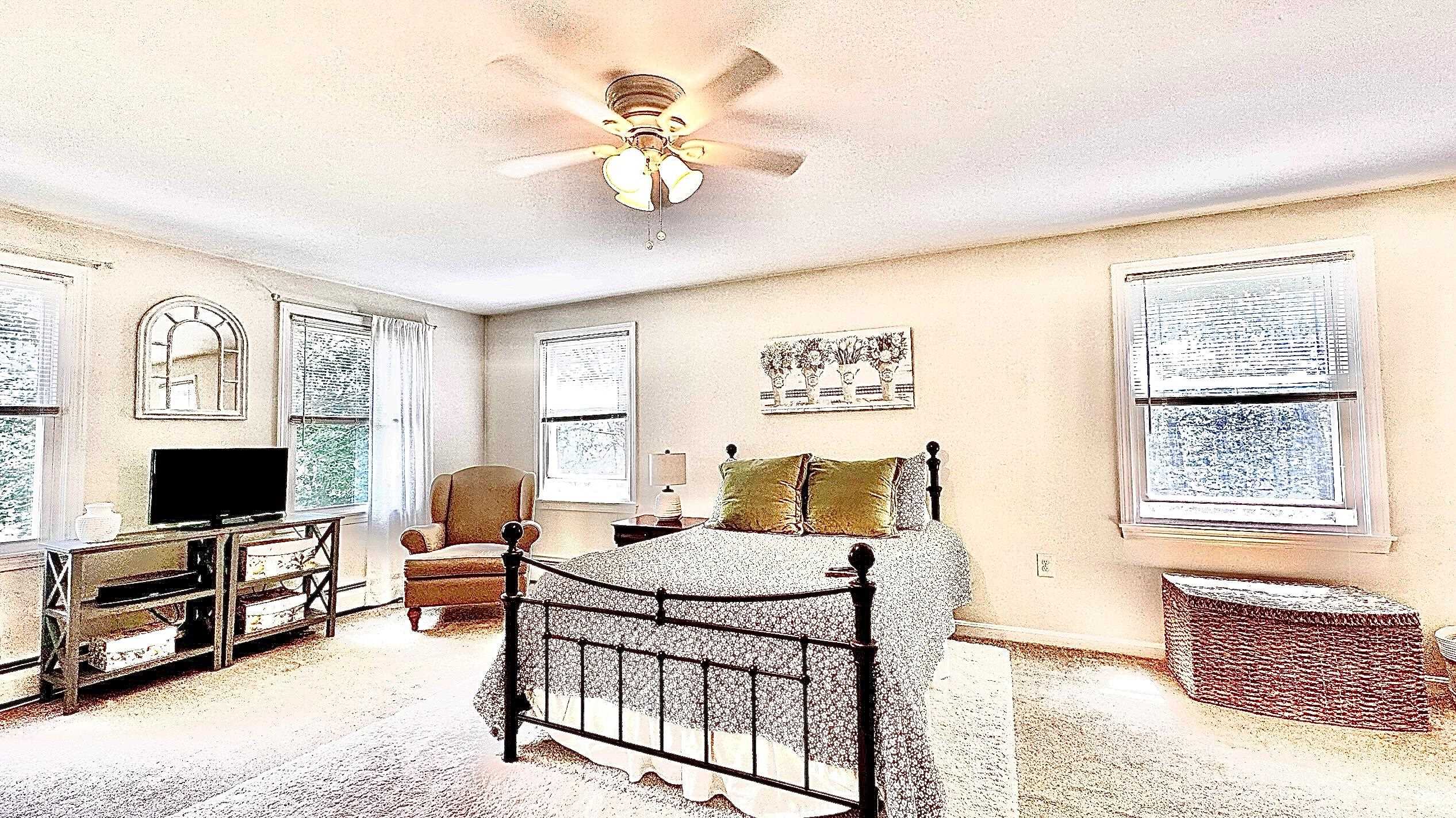 Somersworth, New Hampshire 03878, United States, 3 Bedrooms Bedrooms, ,2 BathroomsBathrooms,Residential,Pending,184951