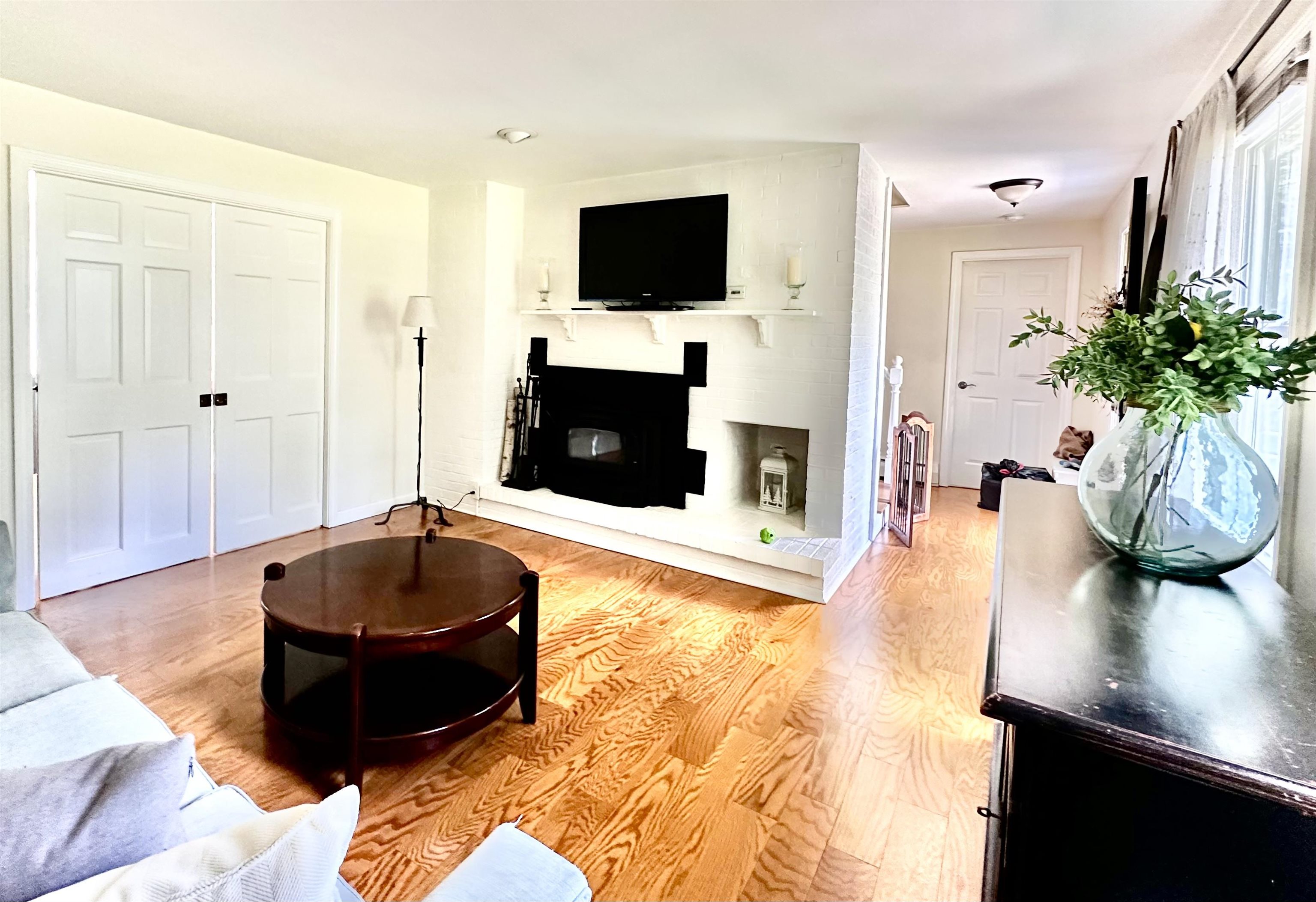 Somersworth, New Hampshire 03878, United States, 3 Bedrooms Bedrooms, ,2 BathroomsBathrooms,Residential,Pending,184951