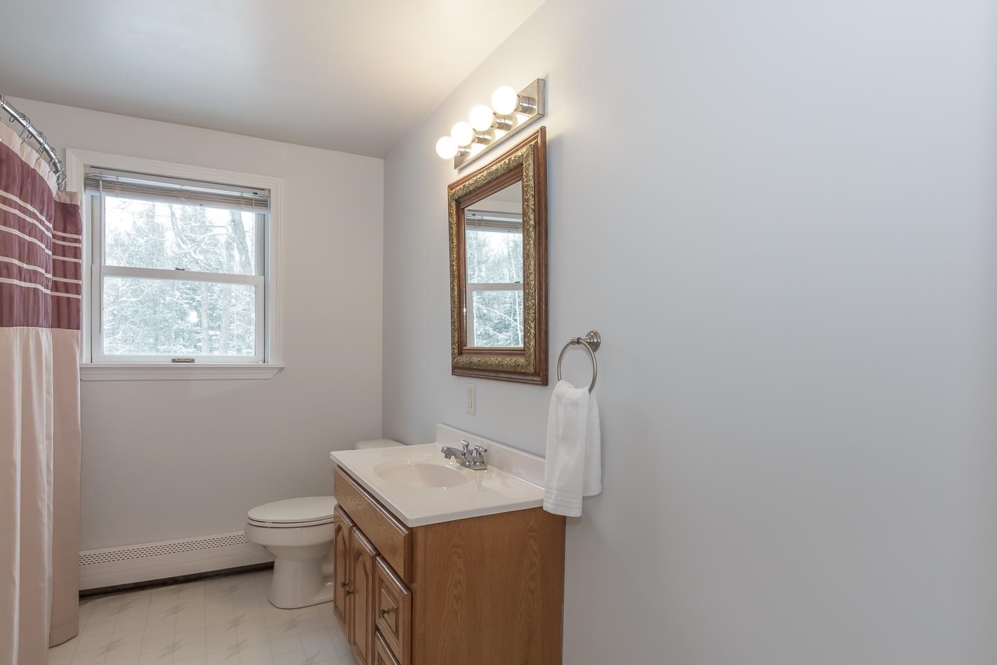 Bow, New Hampshire 03304, United States, 6 Bedrooms Bedrooms, ,4 BathroomsBathrooms,Residential,Pending,18548