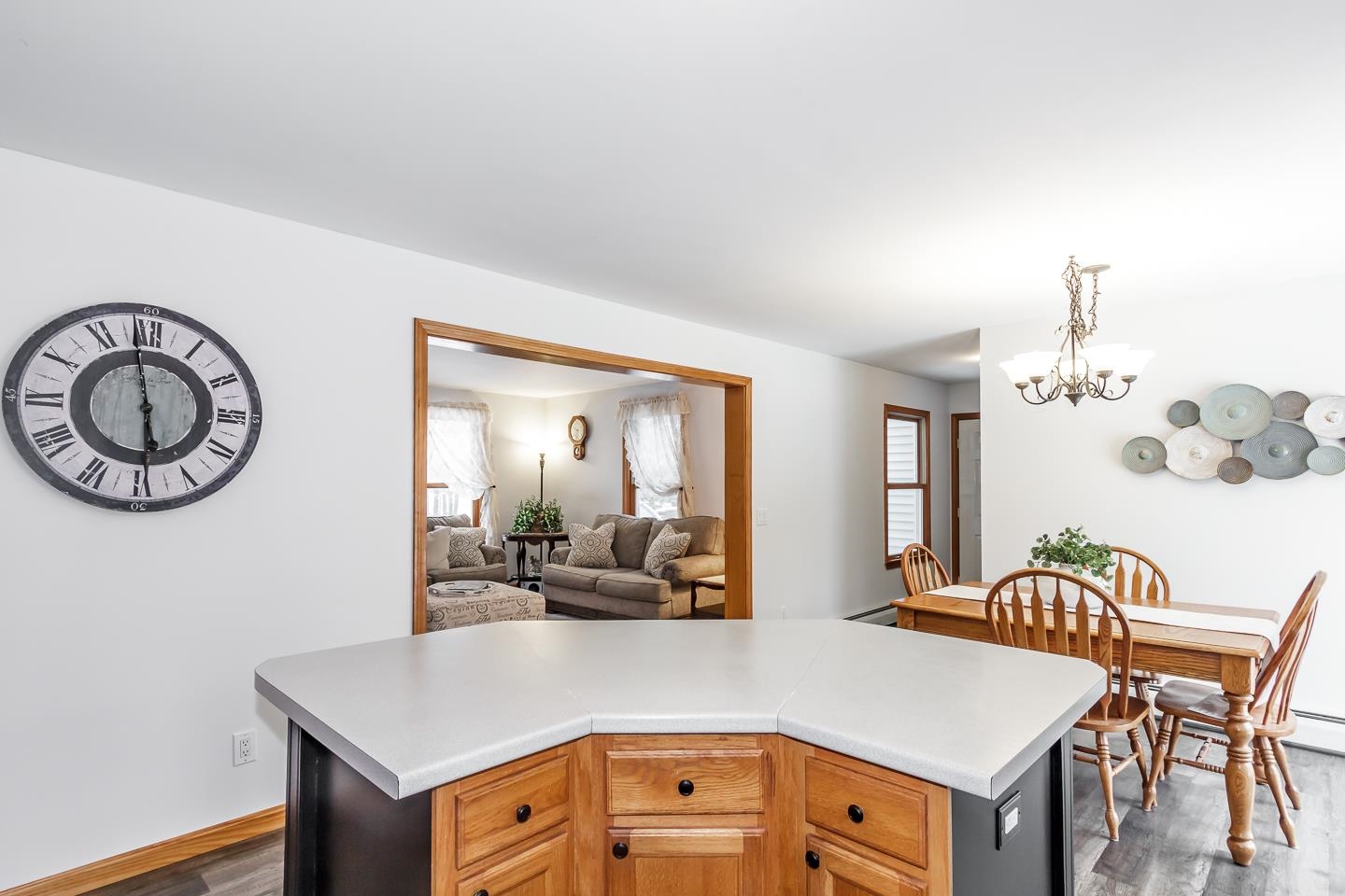 Bow, New Hampshire 03304, United States, 6 Bedrooms Bedrooms, ,4 BathroomsBathrooms,Residential,Pending,18548