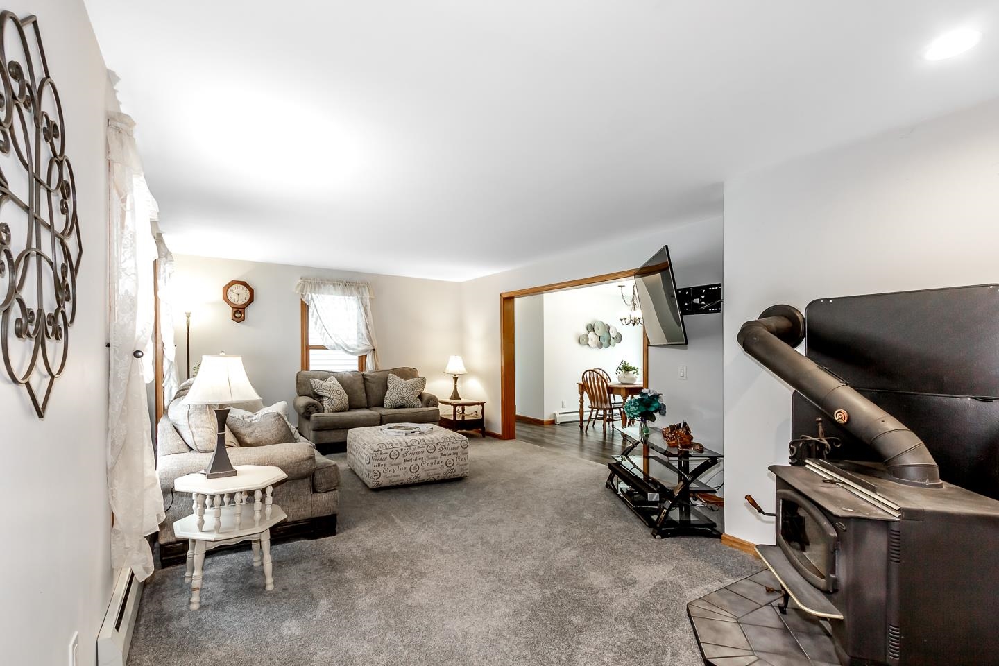 Bow, New Hampshire 03304, United States, 6 Bedrooms Bedrooms, ,4 BathroomsBathrooms,Residential,Pending,18548