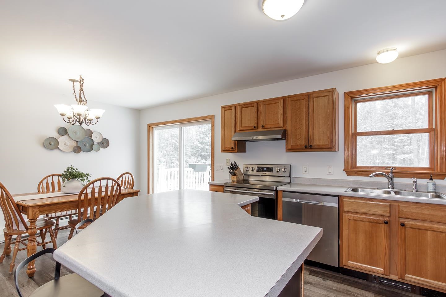 Bow, New Hampshire 03304, United States, 6 Bedrooms Bedrooms, ,4 BathroomsBathrooms,Residential,Pending,18548