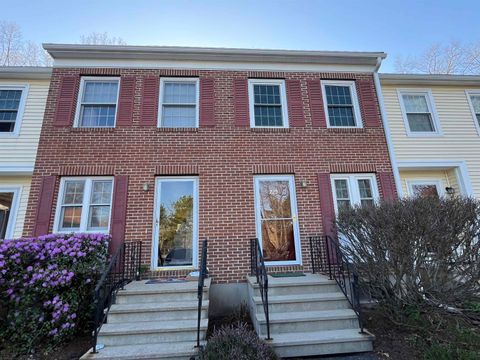 725 Fox Hollow Way Manchester NH 03104