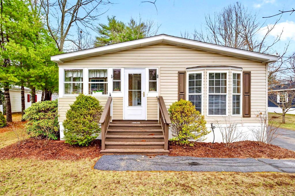 Photo of 166 Eagle Drive, Rochester, NH 03868 (MLS # 5083780)