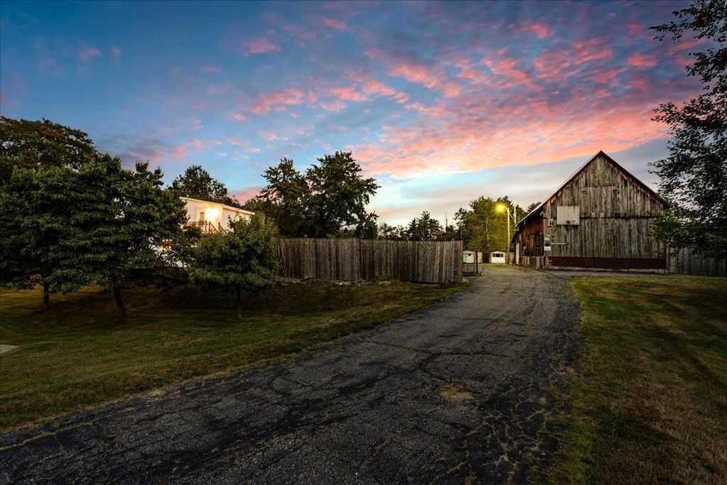 Photo of 58 Violet Street, Manchester, NH 03102 (MLS # 5063636)