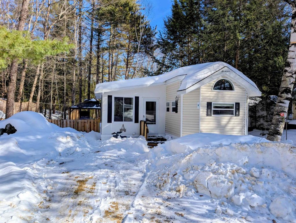Photo of 7 Ledges Road #(aka Unit 79), Holderness, NH 03245 (MLS # 5077602)