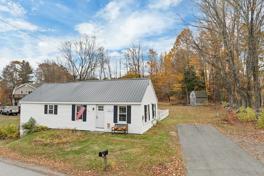 Photo of 15 Robert Rogers Road, Dunbarton, NH 03046 (MLS # 5067710)