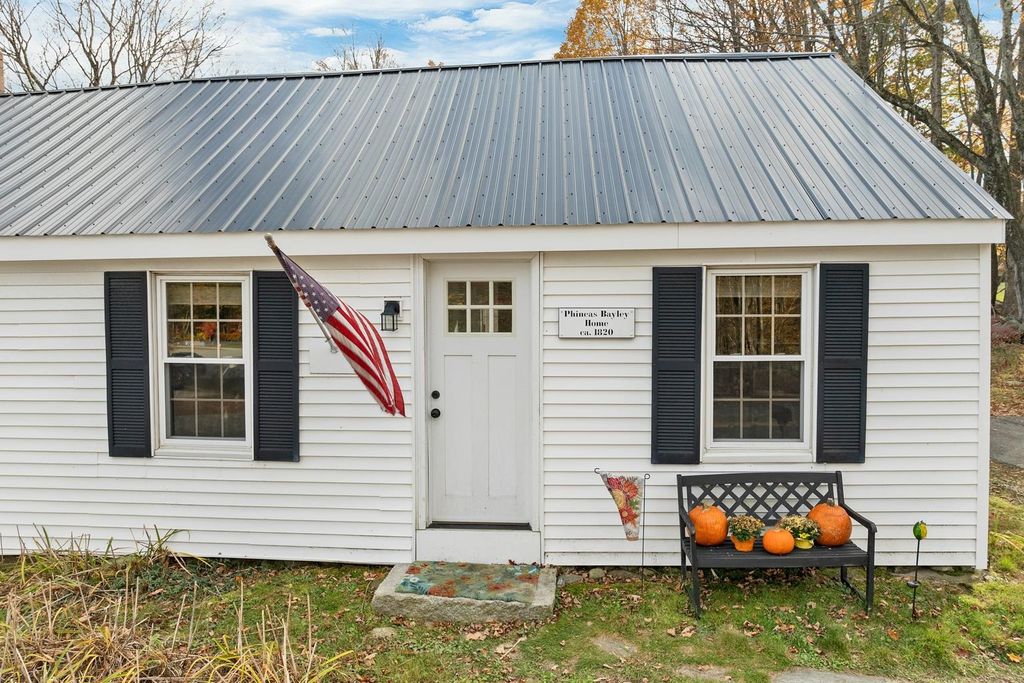 Photo of 15 Robert Rogers Road, Dunbarton, NH 03046 (MLS # 5067710)