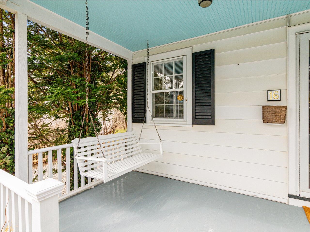 16 White Place