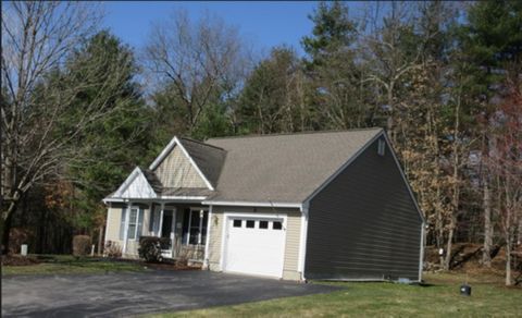 Photo of 14 Halsey Court #16, Litchfield, NH 03052 (MLS # 5046322) Photo of 14 Halsey Court #16, Litchfield, NH 03052 (MLS # 5046322)