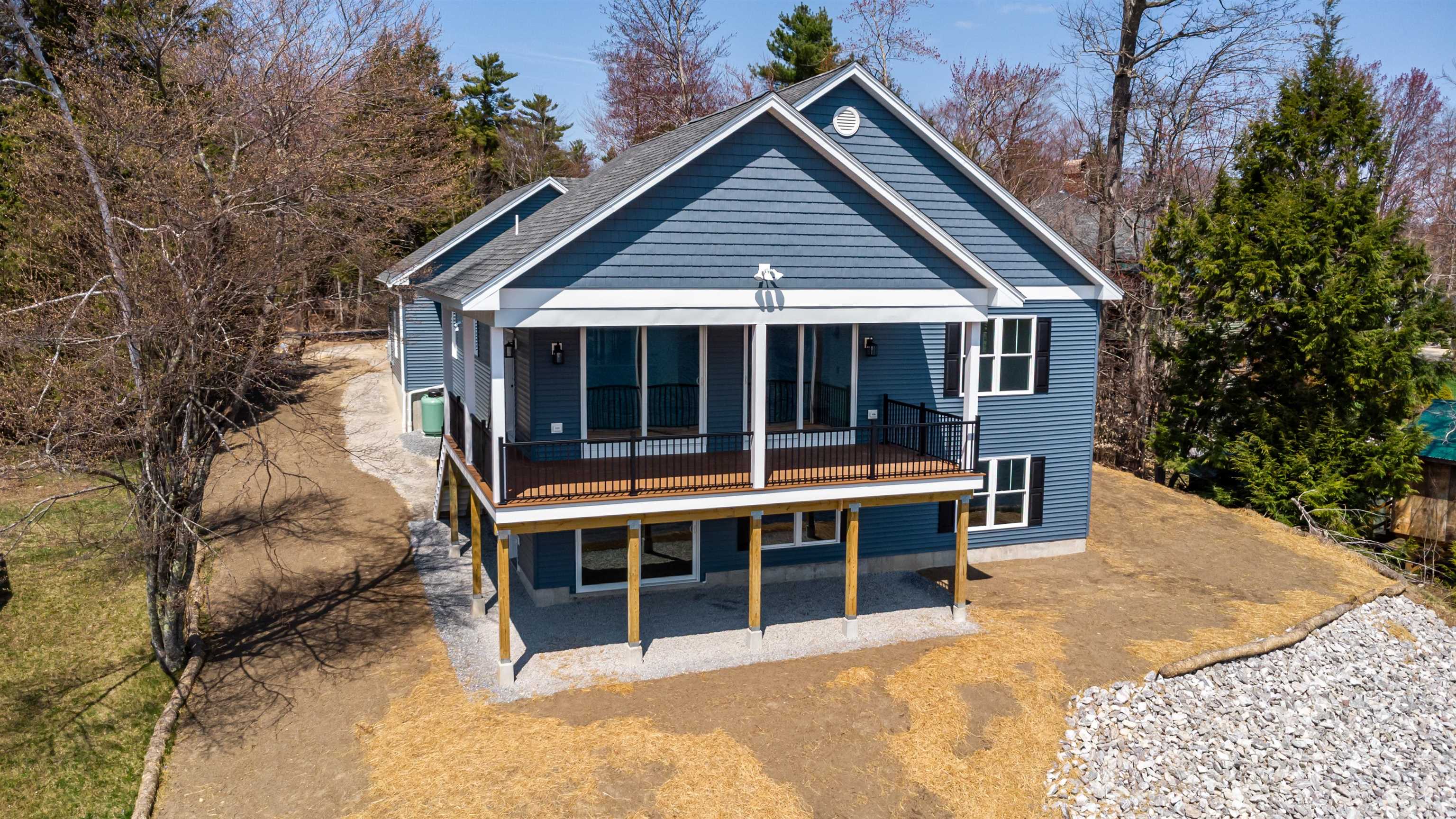 74 Lakeshore Drive