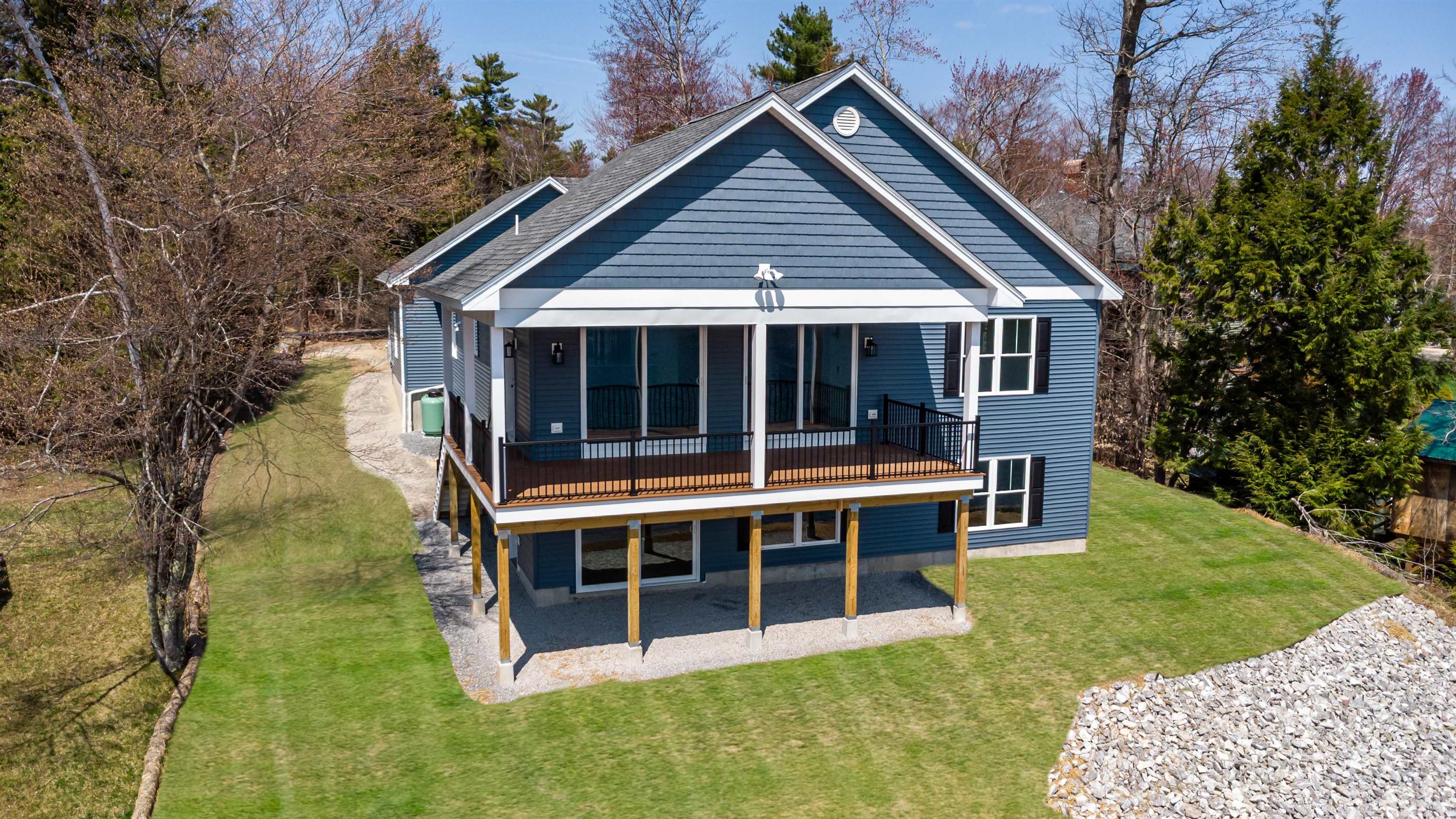 74 Lakeshore Drive
