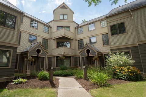 49 High Point Drive A14 Stratton VT 05155