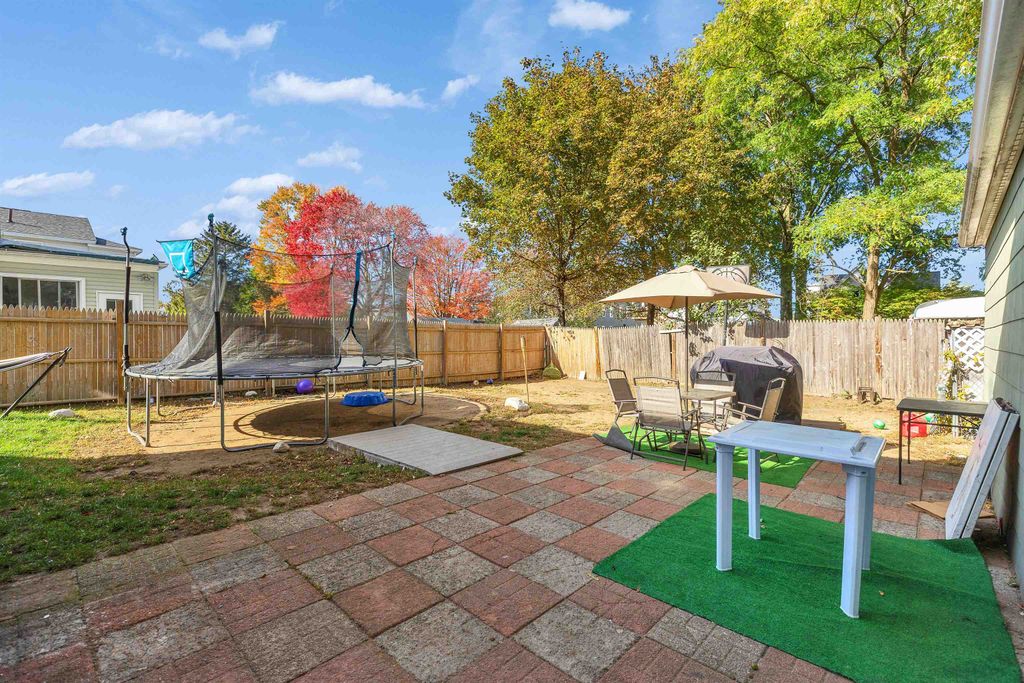 Photo of 860 Clay Street #2 units, Manchester, NH 03103 (MLS # 5066565)