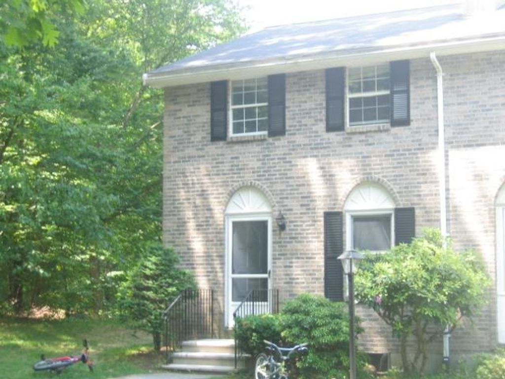 Photo of 169 Fieldstone Drive, Londonderry, NH 03053 (MLS # 5065512)
