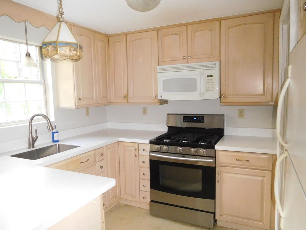 Photo of 169 Fieldstone Drive, Londonderry, NH 03053 (MLS # 5065512)