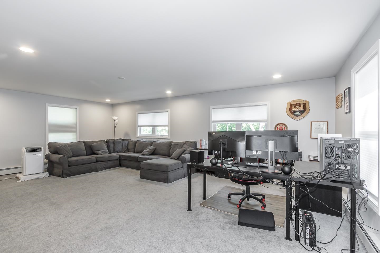 Sandown, New Hampshire 03873, United States, 3 Bedrooms Bedrooms, ,3 BathroomsBathrooms,Residential,Active,237964