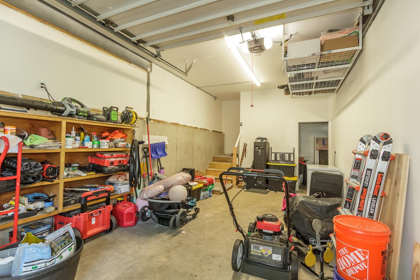 Sandown, New Hampshire 03873, United States, 3 Bedrooms Bedrooms, ,3 BathroomsBathrooms,Residential,Active,237964