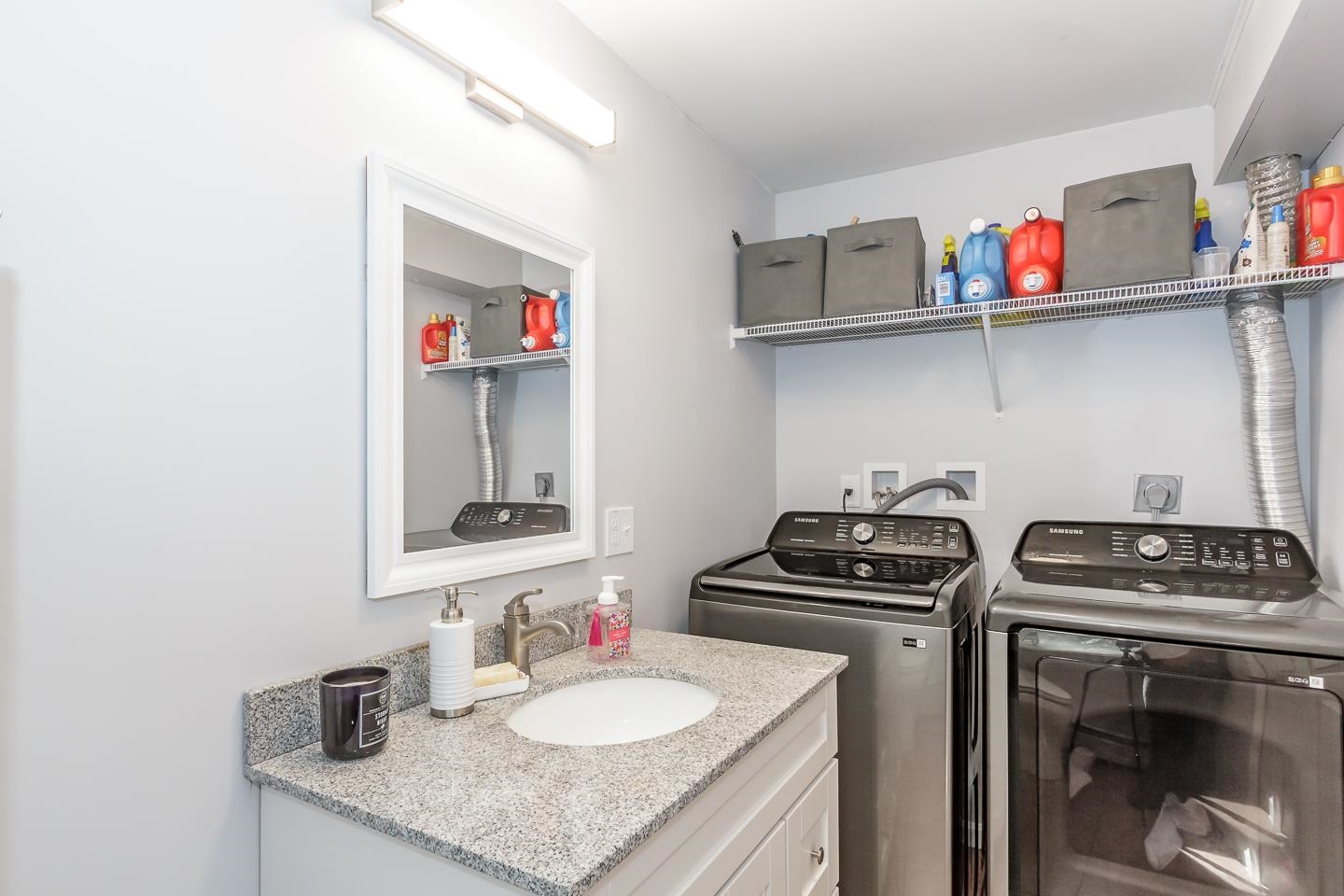 Sandown, New Hampshire 03873, United States, 3 Bedrooms Bedrooms, ,3 BathroomsBathrooms,Residential,Active,237964