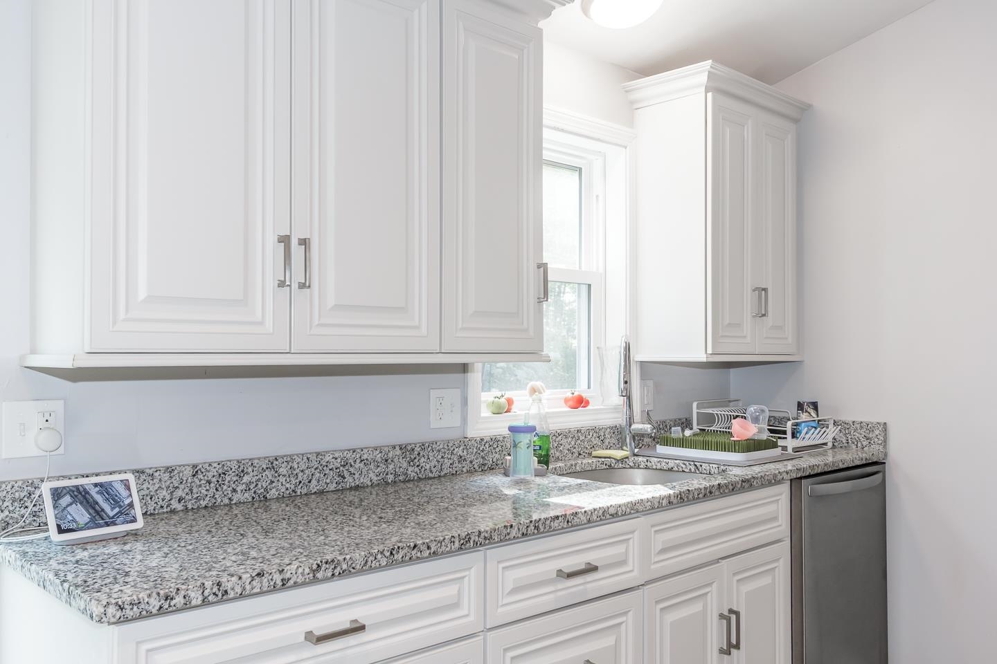 Sandown, New Hampshire 03873, United States, 3 Bedrooms Bedrooms, ,3 BathroomsBathrooms,Residential,Active,237964