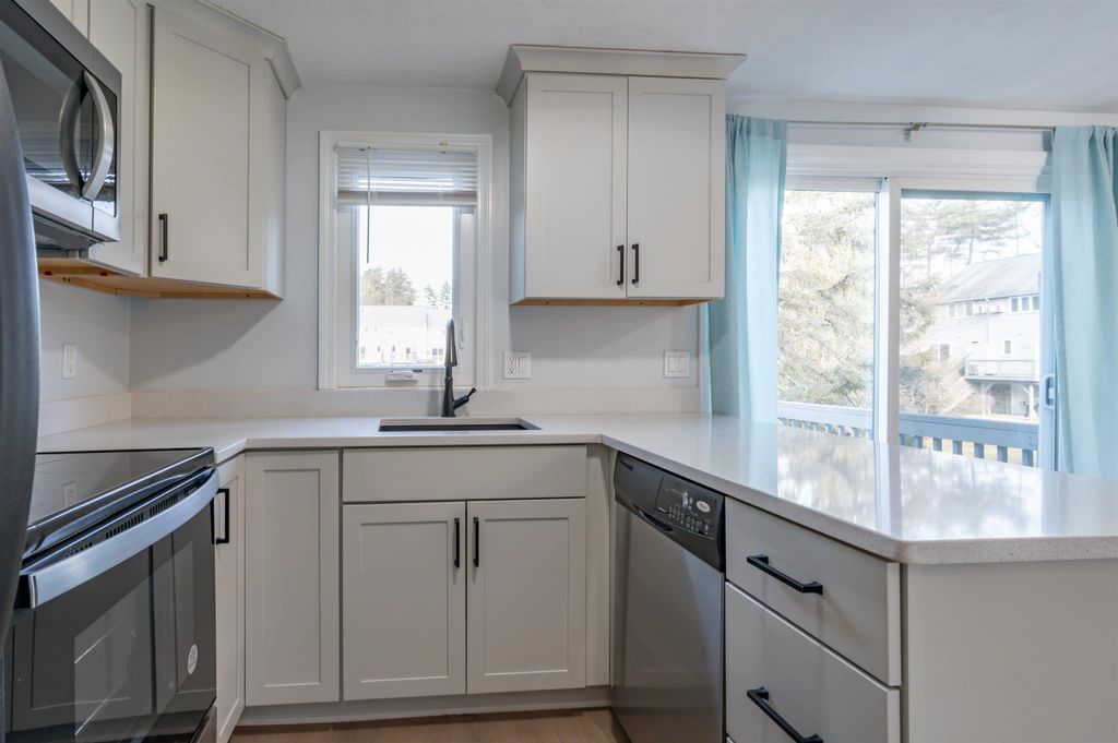 Photo of 36 Profile Circle, Nashua, NH 03063 (MLS # 5074147)