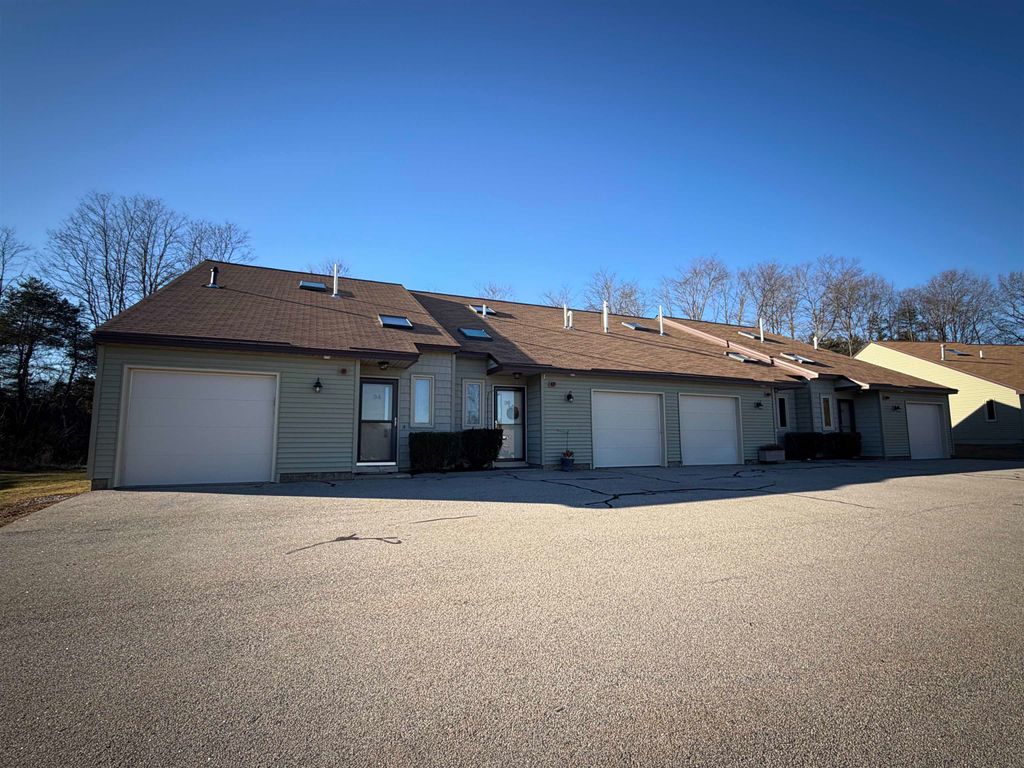 Photo of 38 Tideview Drive, Dover, NH 03820 (MLS # 5071560)