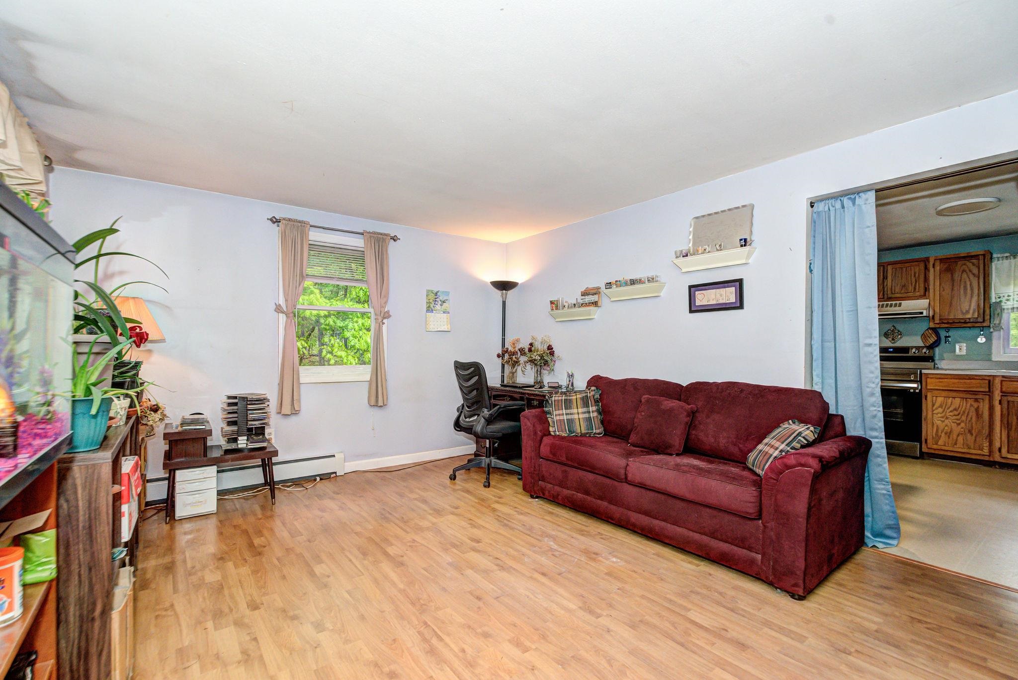 6 Picadilly Circle