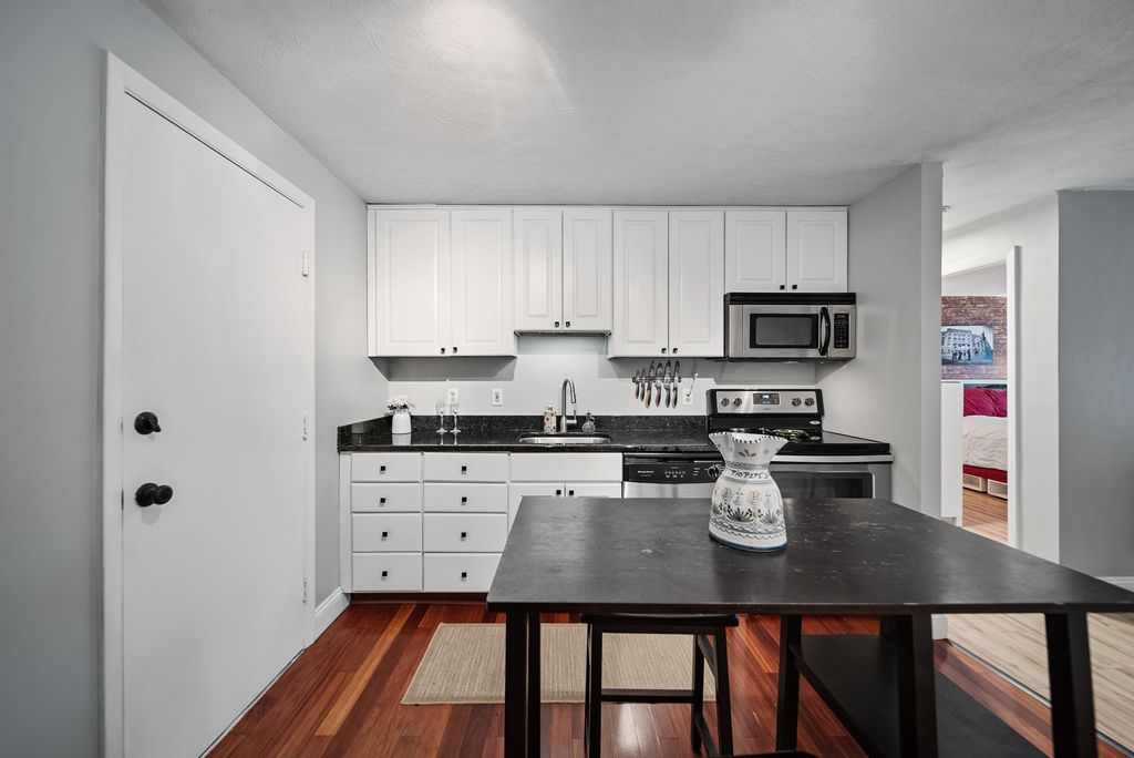 Photo of 33 Andrew Street #26, Manchester, NH 03104 (MLS # 5070976)